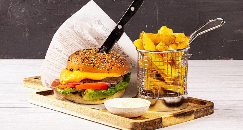 Fletcher burger met frietjes